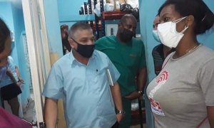 Correos de Cuba sin descanso en la entrega de Paquetería