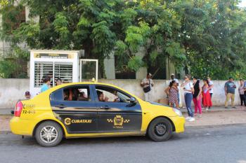 Piquera de Taxi Ruteros en Plaza de la Revolución