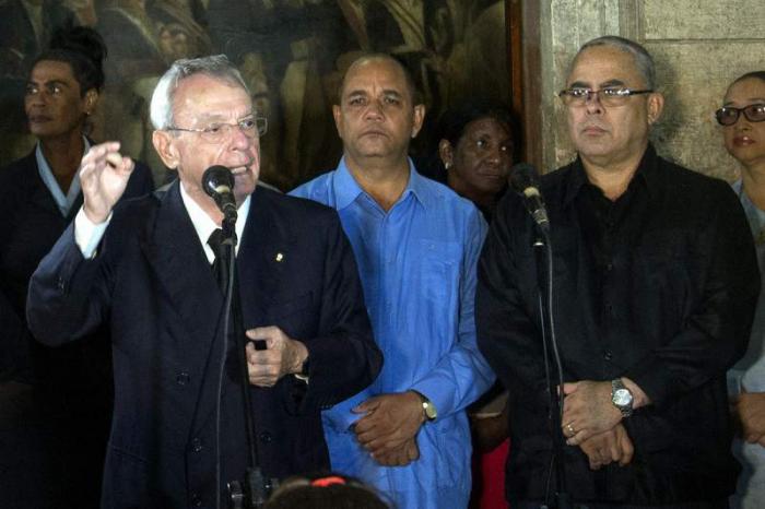 Eusebio Leal, Reinaldo García Zapata y Luis Antonio Torres Iríbar, durante el acto del aniversario de La Habana.