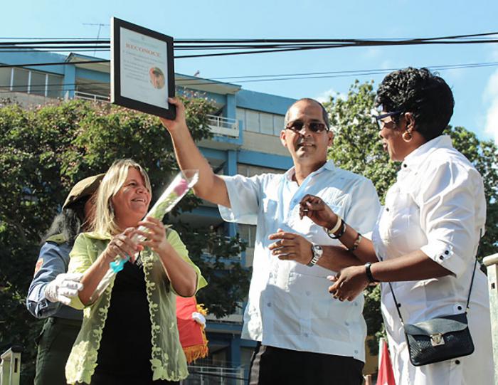 Reconocimiento al Laboratorio Farmacéutico  Roberto Escudero en día del farmacéutico 2018