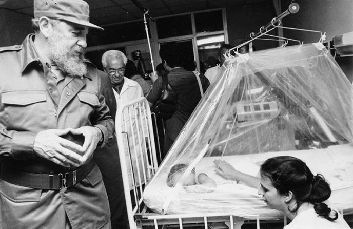 Fidel visita el Hospital Juan Manuel Márquez ubicado en el capitalino municipio de Marianao