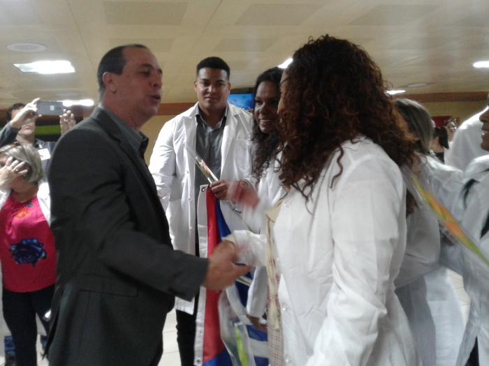 Recibimiento médicos desde Brasil