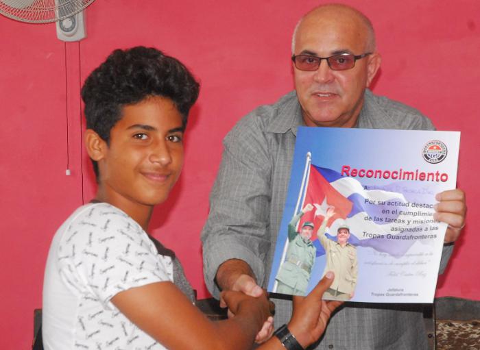 Durante el encuentro de los Comités de Defensa de la Revolución en La Habana y la Dirección General de Tropas Guardafronteras se reconoció el accionar de los cederistas en la protección del litoral habanero