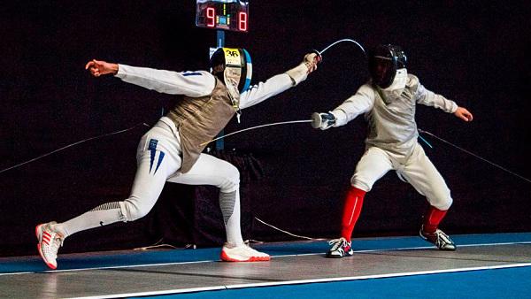 deportistas, florete, salón de competencia