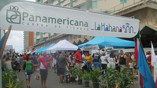 calle, personas, edificios, feria