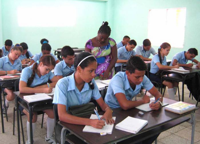 Estudiantes en el aula.