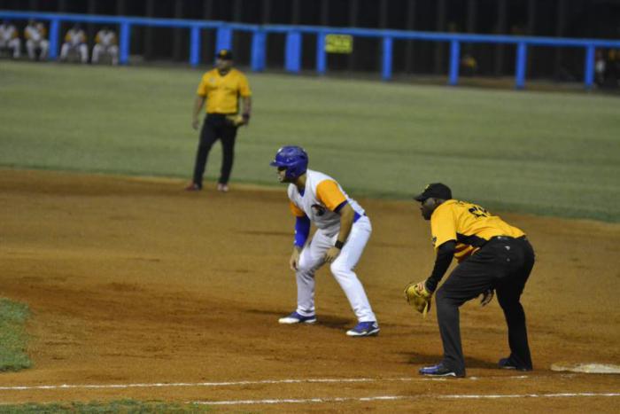 peloteros, terreno de béisbol