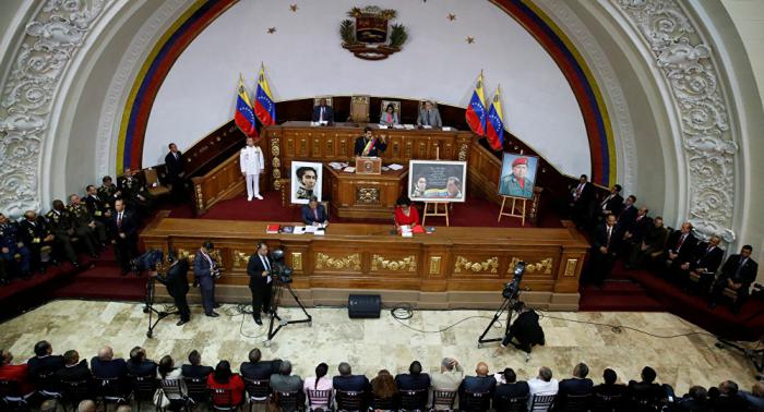 plenario, mesa, personas, salón