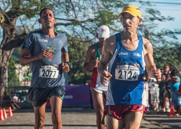 Corredores en carrera de maratón
