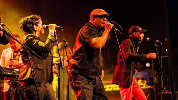 Van Van en concierto