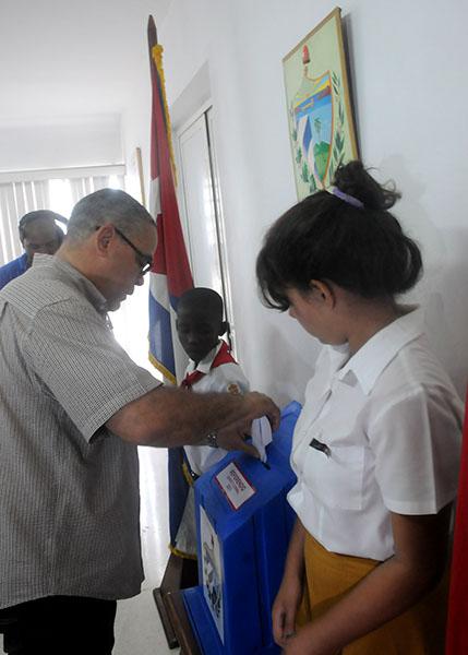 Masividad caracteriza referéndum constitucional en La Habana