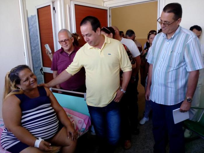 Ministro de Salud, José Angel Portal Miranda, visita centros sanitarios de Diez de Octubre