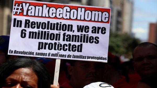 Venezolanos protestan contra política de Estados Unidos.