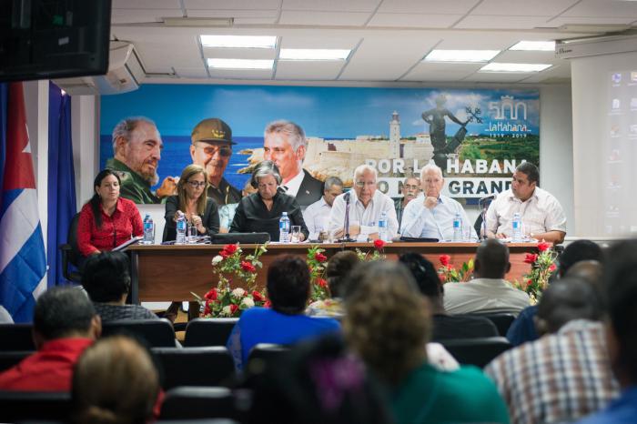 Presidencia de la reunión sobre economía territorial en La Habana. Ricardo Cabrisas Ruz, vicepresidente del Consejo de Ministros.