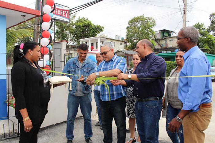 Centro Comercial Monterrey  en el municipio de san Miguel del Padron, Luis Antonio Torres Iribar, primer secretario del Partido en la Habana y miembro del Comité Central