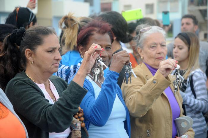 INAUGURACIÓN EDIFICIO PARA DAMNIFICADOS DEL TORNADO DEL PASADO 27 DE ENERO DE 2019 A LA QUE ASISTIÓ MIGUEL DÍAS CANEL BERMUDES, PRESIDENTE DE LOS CONSEJOS DE ESTADO Y DE MINISTRO
