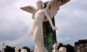 Guardianes del eterno reposo