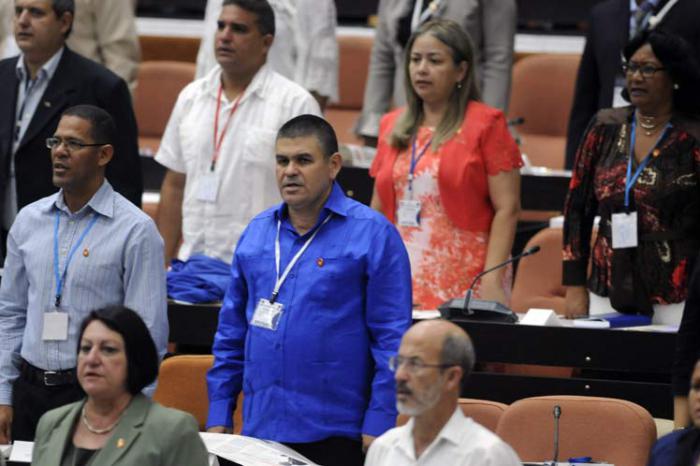 Diputados cubanos rinden tributo a José Ramón Fernández