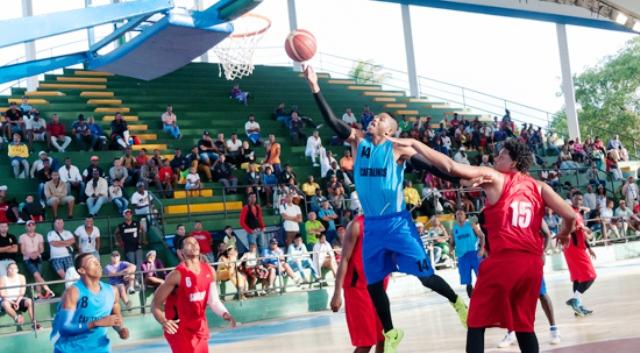Capitalinos contra Santiago de Cuba en Liga Superior de Baloncesto
