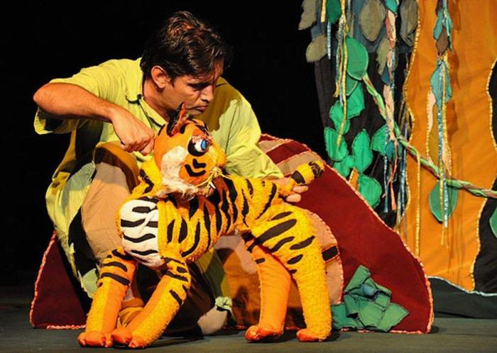 Teatro La Proa-Obra-Mowgli, mordido por los lobos