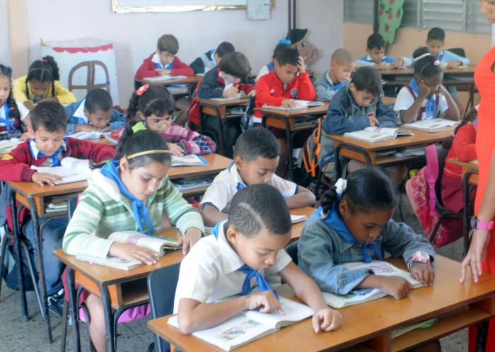 Niños en escuela primaria-La Habana