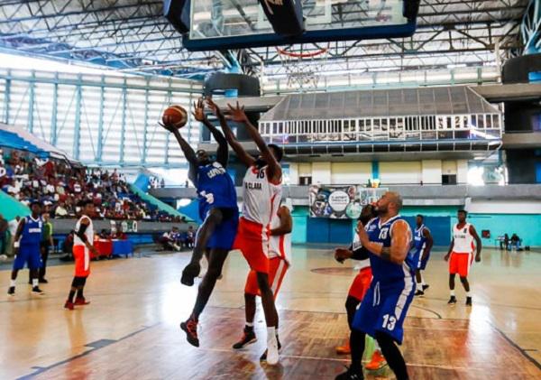 durante el primer juego de la semifinal Capitalinos vs Villa Clara de la Liga Superior de Baloncesto (LSB) con sede en la Sala Polivalente Ramón Fonst, el 23 de Abril de 2019 en La Habana, Cuba. FOTO: Calixto N. Llanes/Periódico JIT (Cuba)