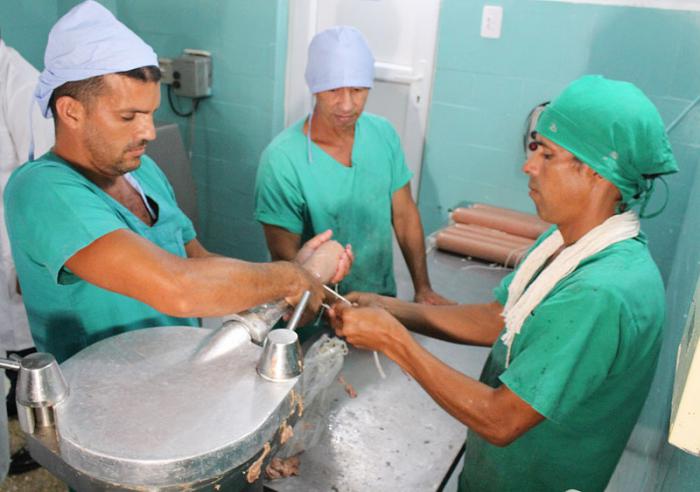 SIMBI Cento de elaboración de productos carnicos en Guanabacoa