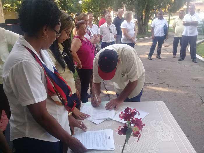 Firma Código de Ética de choferes transporte escolar