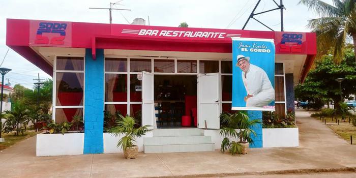 Soda 52, bar-restaurante que reabre en Playa por los 500 de La Habana