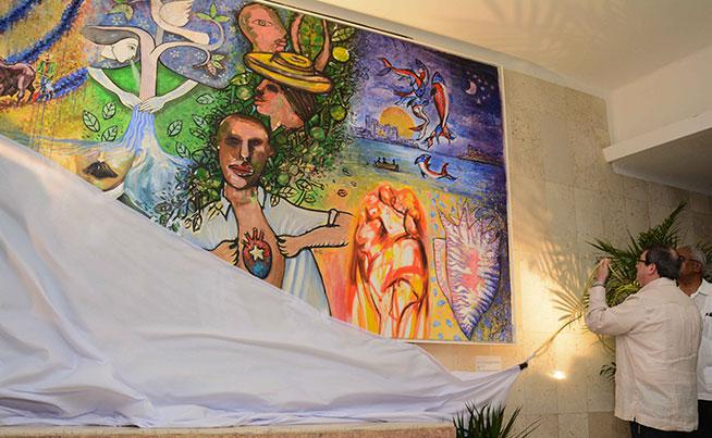 En La Habana develan mural artístico contra el bloqueo