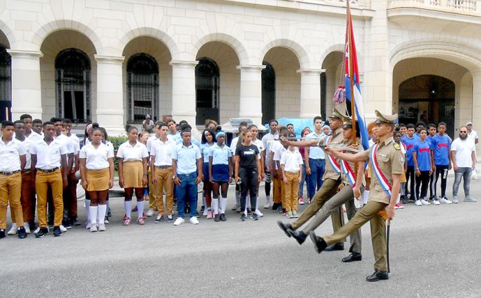 Abanderada la delegación de La Habana a los 55 Juegos Escolares