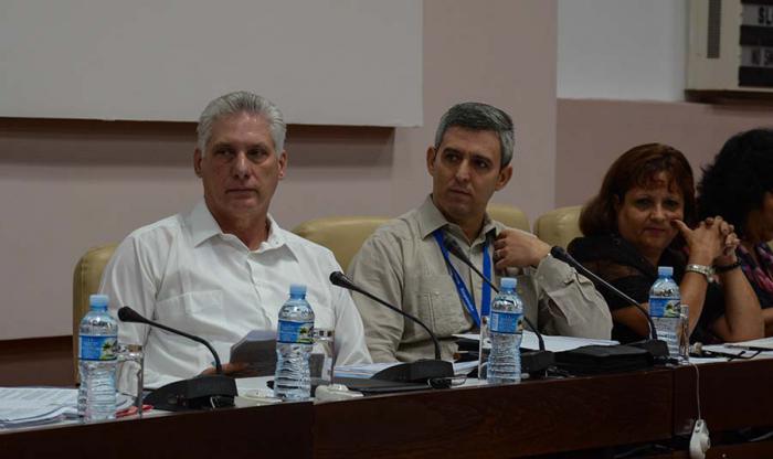 Díaz-Canel: a pensar como país en materia de informatización y avanzar en lo que queremos