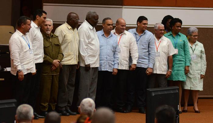 Esteban Lazo Hernández, Presidente de la Asamblea Nacional del Poder Popular, durante la  presentación, firma y entrega del sello de los nuevos diputados, en el  Tercer Período Ordinario de la IX Legislatura de la Asamblea Nacional del Poder Popular, en el Palacio de Convenciones, en La Habana, Cuba, el 11 de julio de 2019. ACN FOTO/Marcelino VÁZQUEZ HERNÁNDEZ