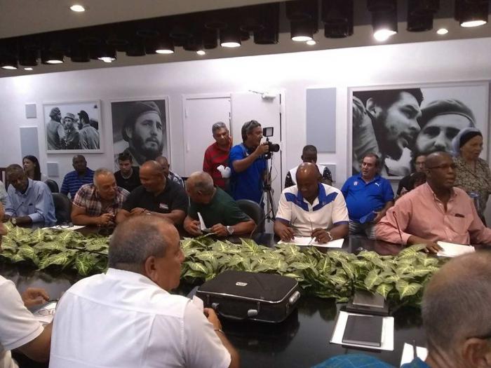 Conferencia de presa para dar a conocer la nómina de industriales para la 59 serie nacioal de beísbol