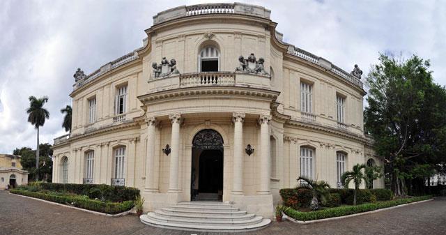 Museo de Artes Decorativas La Habana Cuba