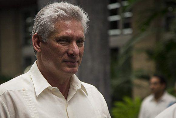 Díaz Canel felicita a Cubadebate