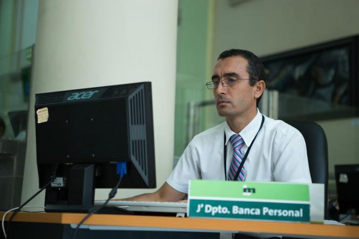 empleado de banco
