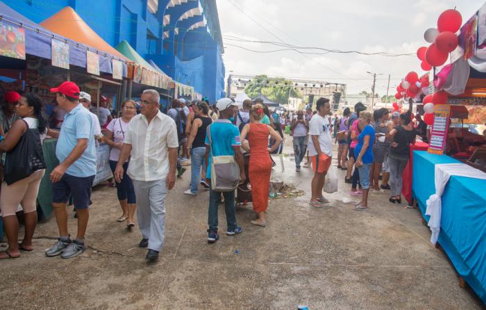 feria en estadio latinoamericano