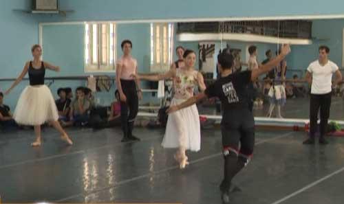 Momentos del ensayo de la obra Giselle por el Ballet Nacional de Cuba