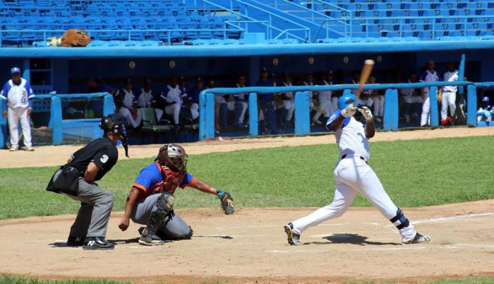 Industriales le ganó a Sancti Spiritus el doble juego