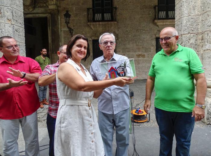 Entregan a la Oficina del Historiador el Premio del Barrio