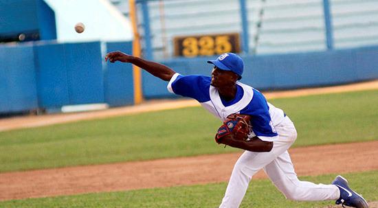 Industriles Vs Holguín