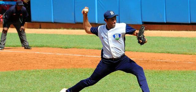 Cahorros igualan subserie ante Leones