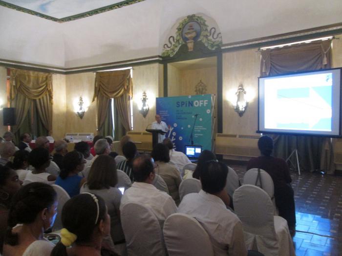 Dialogan sobre transferencia de resultados de la ciencia a la economía