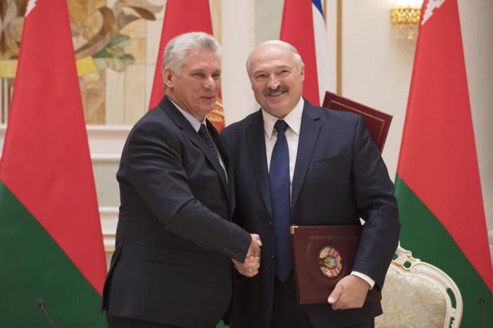 El presidente cubanoMiguel Díaz-Canel Bermúdez, y el presidente belaruso, Alexander Lukashenko