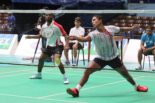 Osleni y Leodanis ganan abierto de badminton