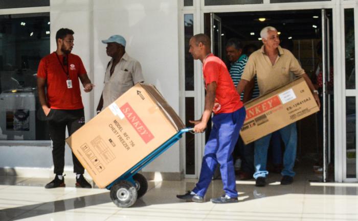 Comienzo de ventas de productos en moneda libremente convertible