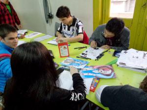 ¿Quieres aprender a hacer un fanzine?