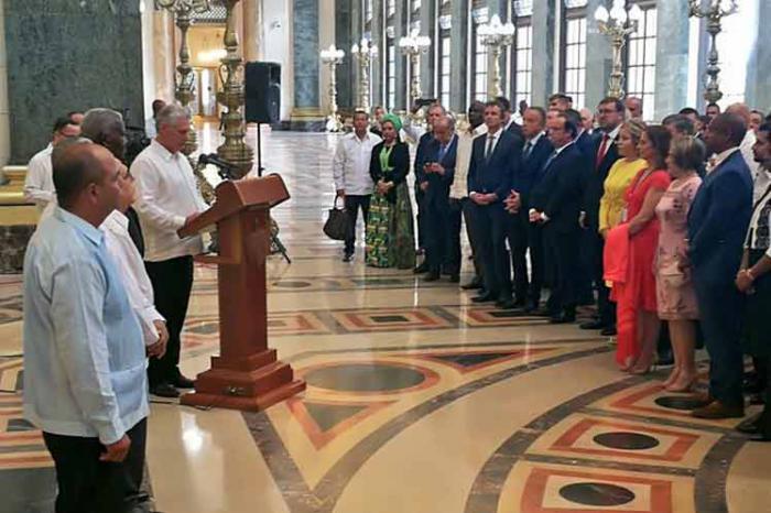 Recibimiento a personalidades