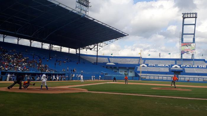 Industriales en el Latino
